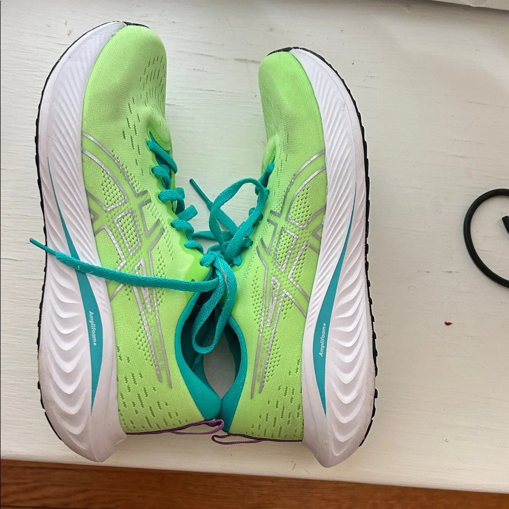 Women's Neon Green and Teal Running Shoes/6 - Picture 3 of 5